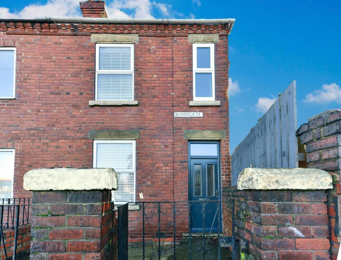 4 Bedroom, 2 Bathroom House - Free Parking Pontefract Eksteriør bilde